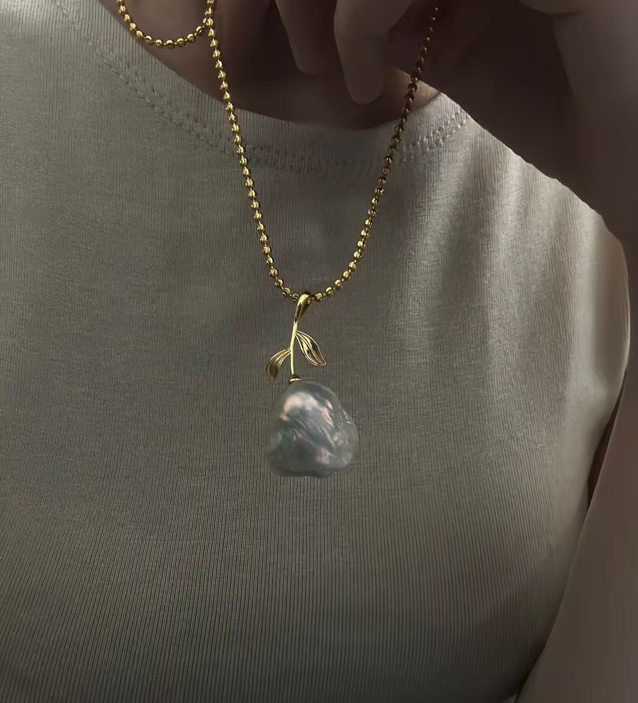 Apple Pearl Pendant